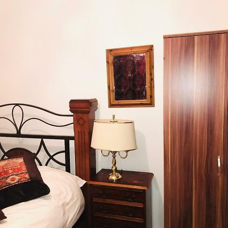 Modern Cosy Room With Private Bathroom هارو المظهر الخارجي الصورة