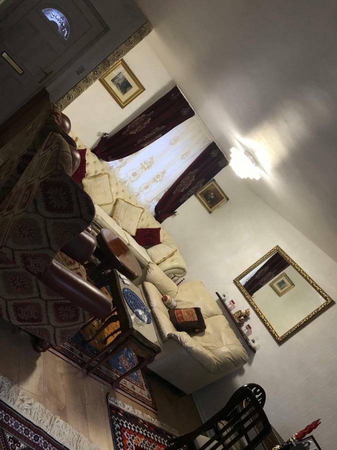 Modern Cosy Room With Private Bathroom هارو المظهر الخارجي الصورة
