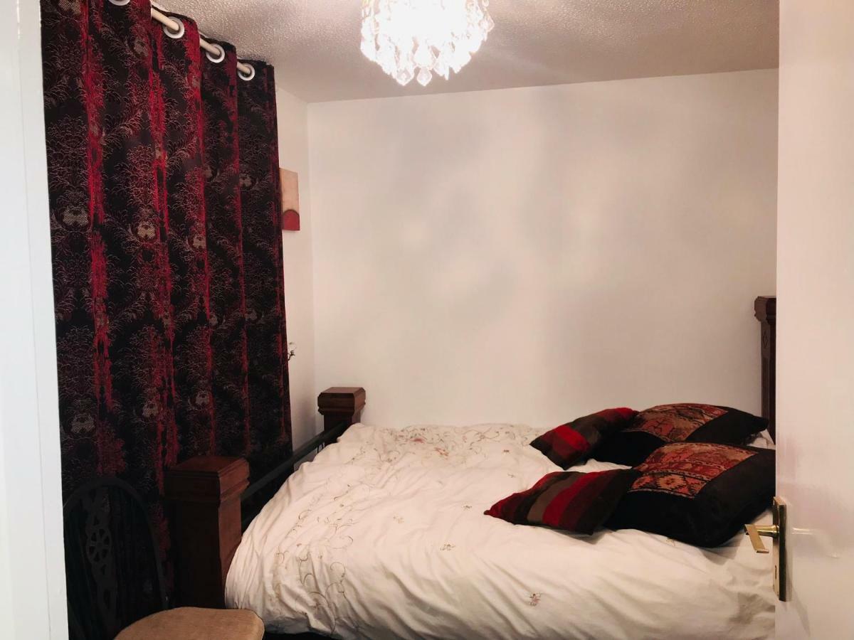 Modern Cosy Room With Private Bathroom هارو المظهر الخارجي الصورة